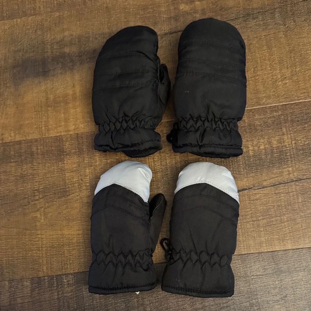 Thinsulate Black and Gray Winter Mittens. Size small and small medium. 2 Pair